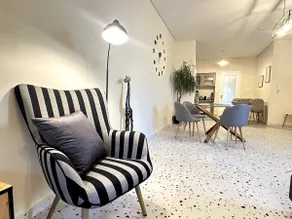 Paloma Lux Retreat-15' to Central Athens - Image 2