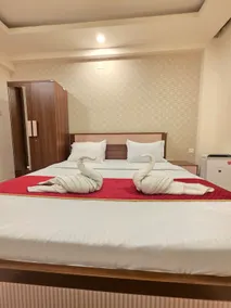 GIH_AC_1BHK_Near_Beach_with_Kitchen_2washroom_6Pax - Image 2
