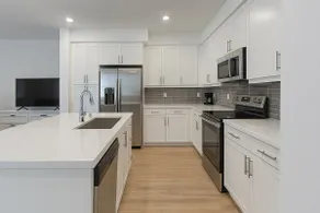 Your Stylish Eastvale Retreat for Family &Chill - Image 3