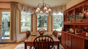 Riverside Bliss Cozy Beds, Fireplace and Gbit WiFi - Image 4