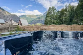 L'étoile des Glaciers | Jacuzzi - Pool - Hammam - Image 3