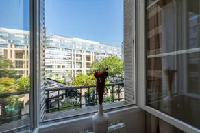 Chic haven in Neuilly, near Paris - Image 2