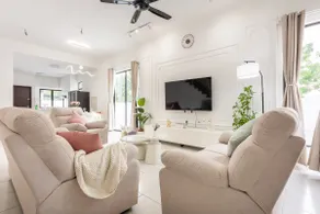 9min to GolfClub/SelgateHosp | 4R Corner 2Sty Hse - Image 4