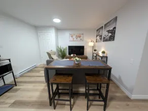 Stylish Dartmouth Studio - Image 5