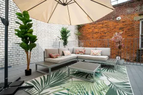 Spacious City Centre 2 Bedroom Penthouse with Cathedral Views - Image 2