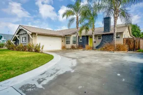 6 bedrooms! Luxury Home w/ Pool & Spa - Image 4