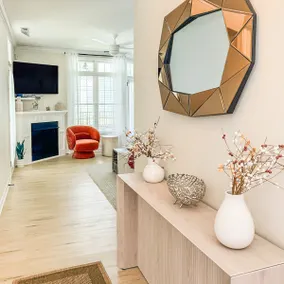 Spacious Private 2BR-2BA , Pool , Garage , Central - Image 5