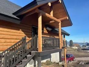 Enjoy entire log home this fall at great rates! - Image 2