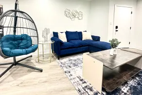Modern + Lux 2BD Near City + Airport - Image 3