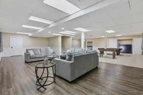 Crisp: 4000 sq feet - Image 2