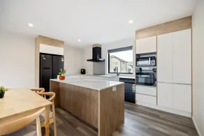 Newly Built 3 Bedroom Townhouse - Your Base to Explore the CBD - Image 3