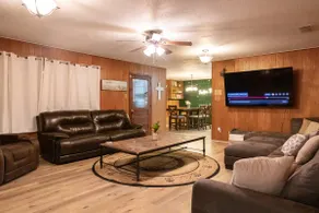 Rodden Retreat — 5 King Beds - Image 3