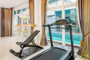 Luxury Pure Modern Pool Villa 5Bed KTV Gym Nr BTS&Central - Image 3