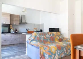 2 rooms - Air conditioning - tram 5 min, center 15 min - Image 2