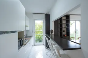Panoramic, central and well-served - Image 4
