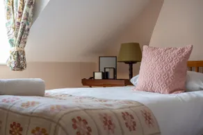 Cosy Cottage in Medieval Village near Cotswolds - Image 3