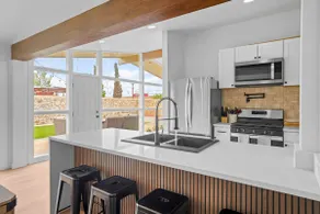 Stylish Escape 3BR | 2bath | TVs in every room - Image 3