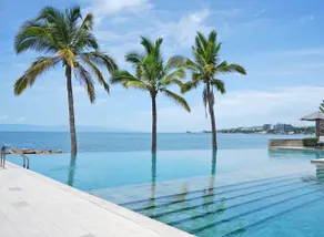 New • Luxury & Beach - Image 5