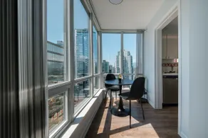 Coal Harbour & Stanley Park Area, Sunroom, Parking - Image 2