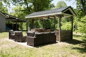Family Retreat w/ Outdoor Movie Theater, Firepit - Image 5