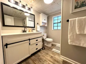 Stylish Guesthouse Near Trails + Peaceful Vibe - Image 4
