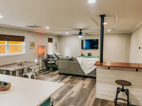 Stylish Guesthouse Near Trails + Peaceful Vibe - Image 3