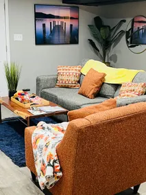 Prime location|Comfy|Guest Suite|Spacious - Image 2