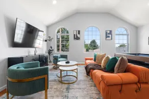 Modern 3BR Near NYC with Pool Table Sleeps 11 - Image 3