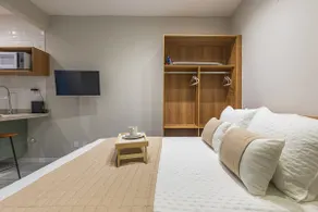 Cozy Apartment a few steps from Leblon Beach - Image 4