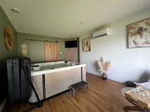 Rental with private HOT TUB - Image 3