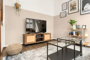 Lux - Design Loft - Very Central - Nintendo Switch - Image 3