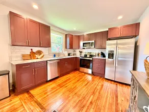 Charming Downtown Family Home with Fenced Yard - Image 5