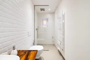 Stylish Liberty Home • Perugia Center • Garden - Image 5