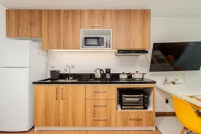 Full kitchen, air conditioning/gym, laundry, parking space - Image 4
