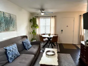 Comfy King Bed Storybook Apartment in Pineville - Image 2