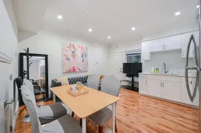 World Cup Ready| 2BR | Near SkyTrain |Free Parking - Image 5