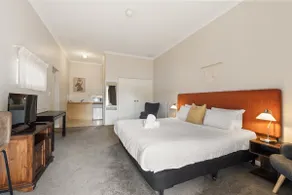 Siana Studio - NEW listing - Image 4