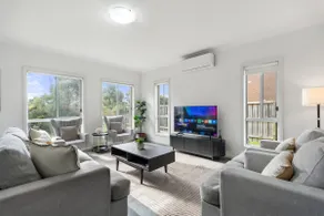 Spacious 5BR With 2 Parking | 4 Min To Woolworths - Image 2