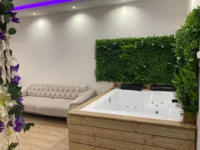 49 Comfortable Jacuzzi‼️Netflix‼️6 places - Image 5