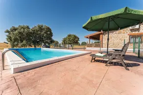 Pet-friendly cabin with pool and private patio - Image 2