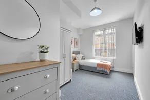 Kemble House - Spacious 5 Bedroom - Sleeps 10 - Image 4