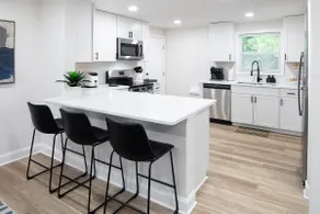 Chic & Cozy Escape | Sleeps 6 Comfortably - Image 3