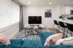 Chic & Cozy Escape | Sleeps 6 Comfortably - Image 4