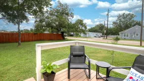 Mins to Kyle Field! w/ Outdoor Living & Fire Pit - Image 5