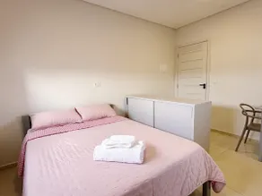 Modern studio with private kitchen and bathroom AP06 - Image 4
