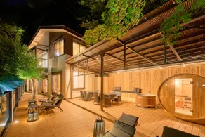 Exclusive rental villa with stunning views of Lake Kawaguchi and Mt. Fuji. Spacious covered balcony with sauna - Image 5