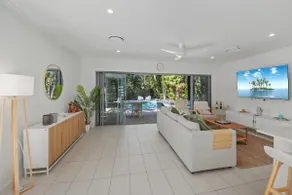 Golden Beach Oasis - Sleeps 12 - Image 3