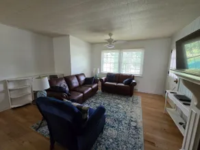 Cozy Oaks Cabin - Image 3