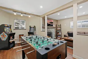 *Swiss Chalet* Mins 2 SkyPark | 5 BR | Sleeps 12 - Image 2