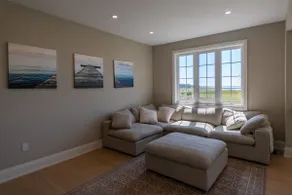 Estate Home on Wellers Bay - Image 5